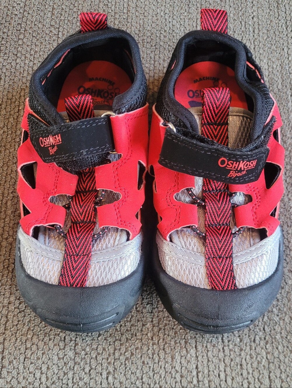 OshKosh B'Gosh Boys Size 10 Closed Toed Sandals